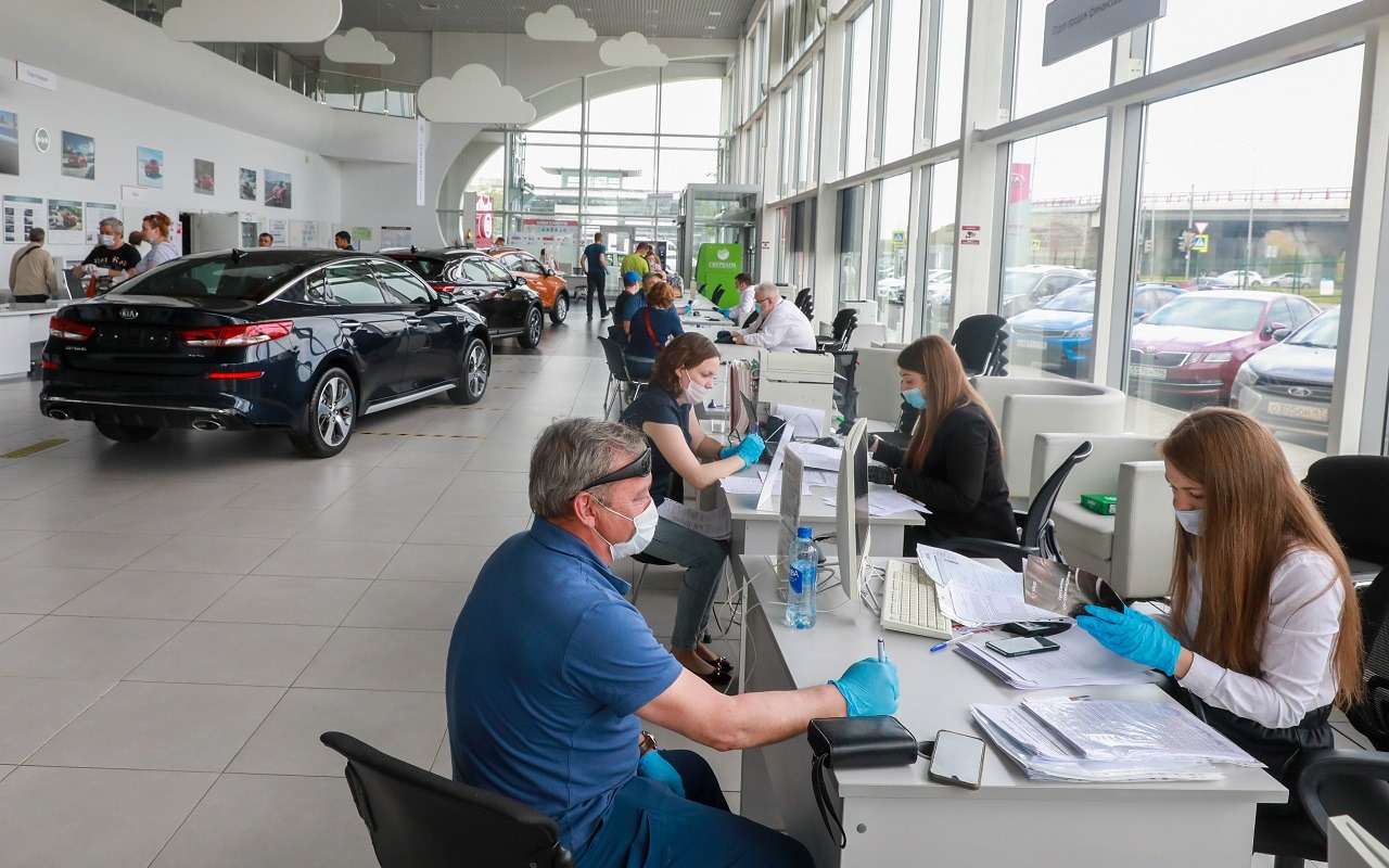 Льготные автокредиты заморозили до августа