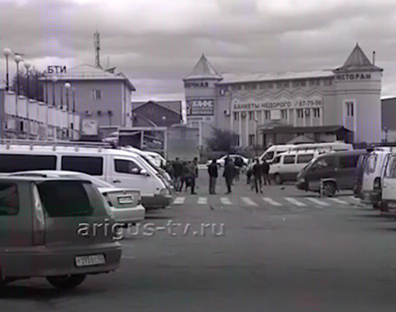 Водители маршруток делили территорию с ножами и битами 