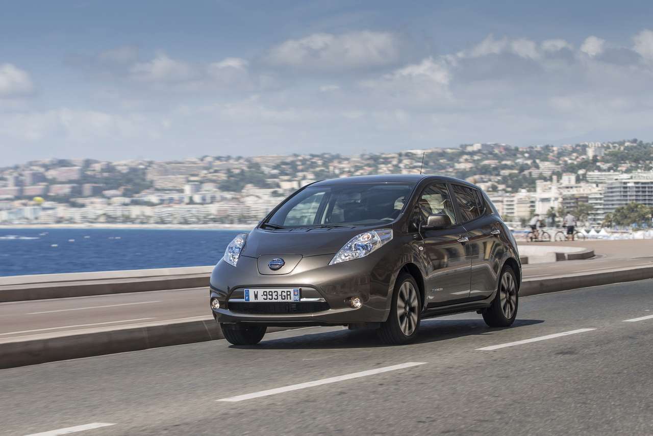 Nissan Leaf. Производство Англия. Цена не определена. Продажи в Европе с 2016 года.