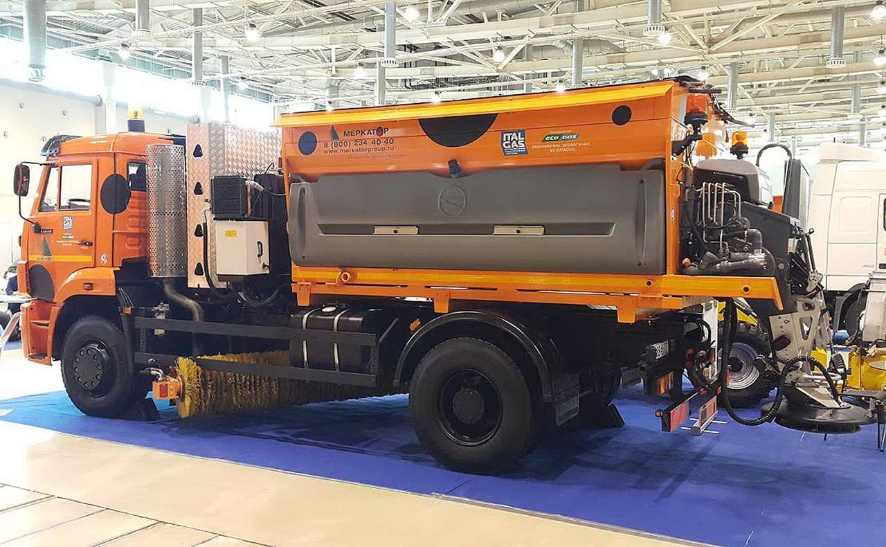 Дорожная машина ЭД300К: на солярке и метане