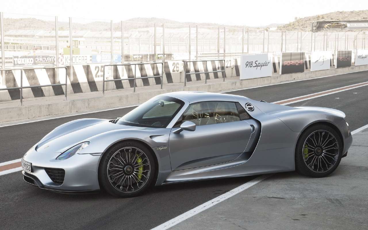 Перепутали номера: Porsche отзывает в России гиперкар 918 Spyder