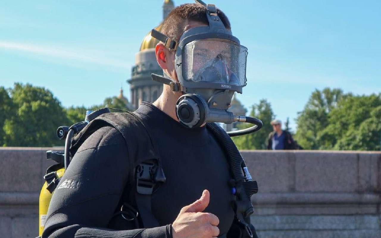 Искали взрывчатку, а нашли редчайший автомобиль: необычная находка в Питере