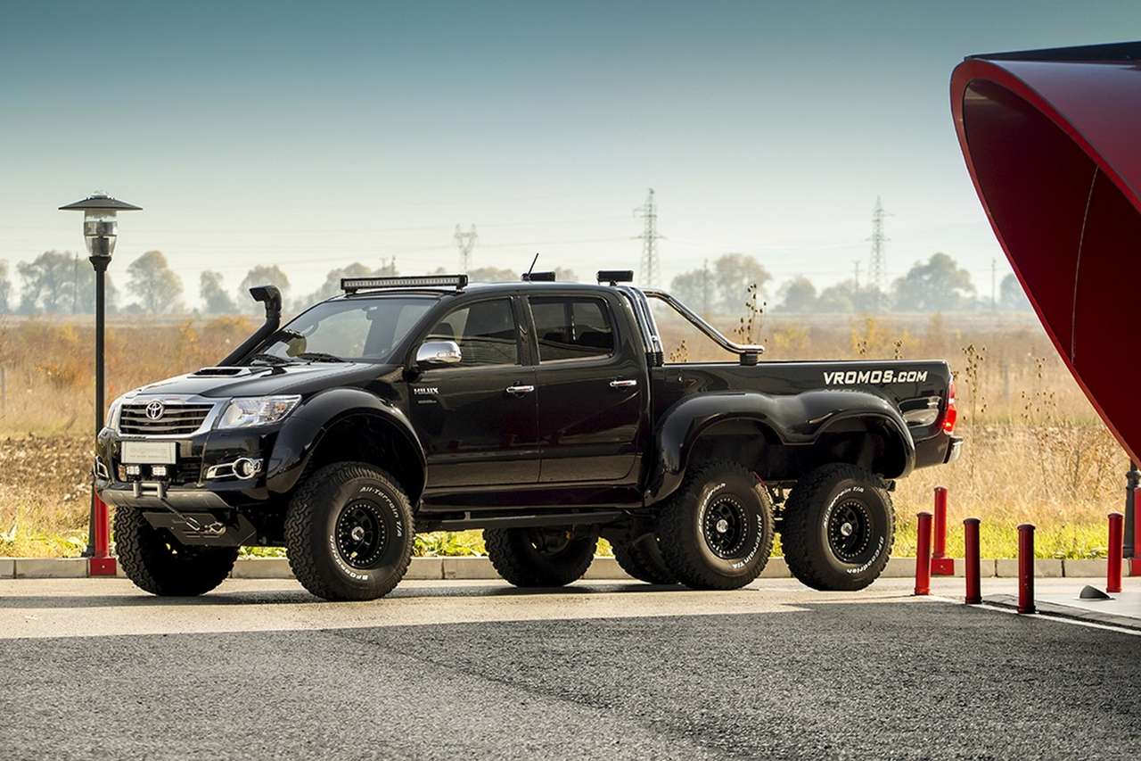 AMG для бедных: Toyota Hilux 6x6 из Болгарии