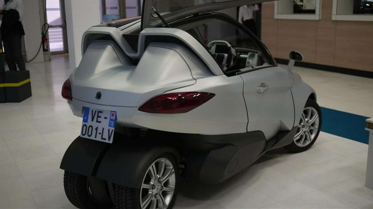 Peugeot готовит в серию микроэлектрокар VELV 2.0