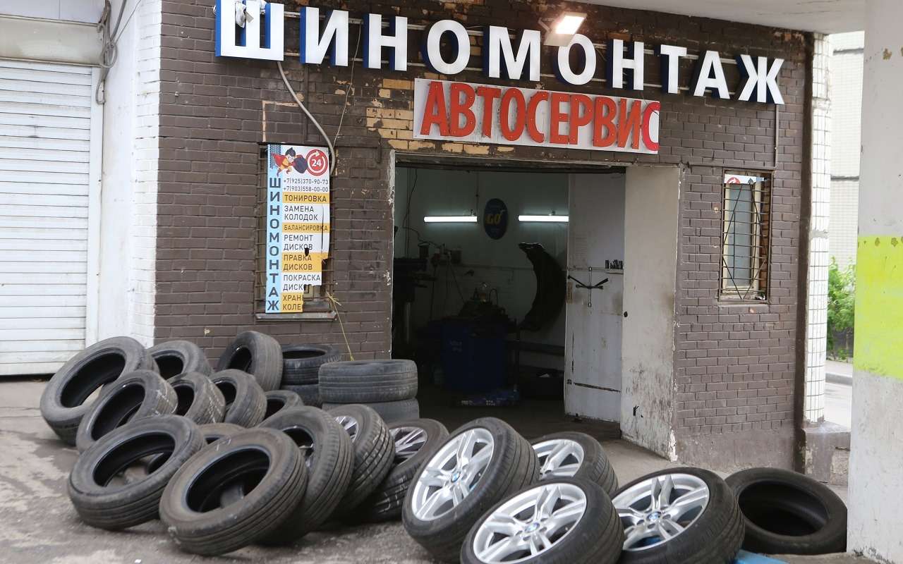 Шиномонтажники подняли цены: на сколько подорожали услуги