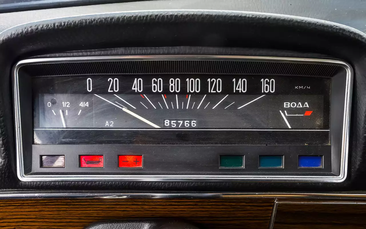 панель ваз 2103. ваз 2107 приборная панель 1990. щиток приборов ваз 2101. щиток панели приборов ваз 2107. приборная панель ваз 2107 с магнитолой.