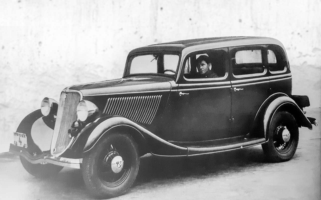 Первый образец автомобиля М-1 с фордовским кузовом.