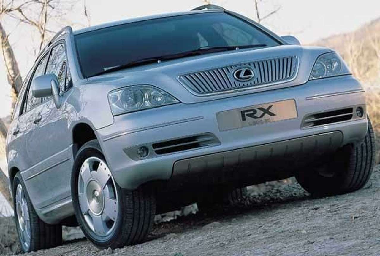Lexus увеличивает гарантию до 100 тысяч миль