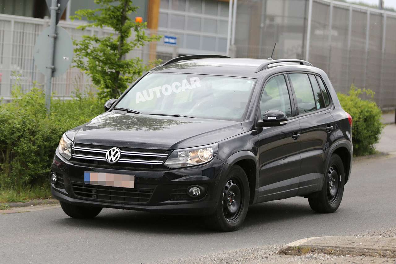 Новый компактный кроссовер VW замаскировался под Tiguan