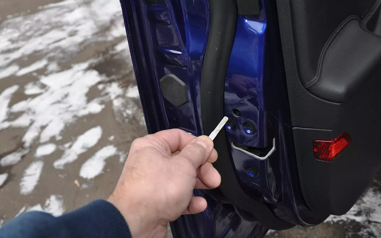 Сел аккумулятор: как закрыть машину?