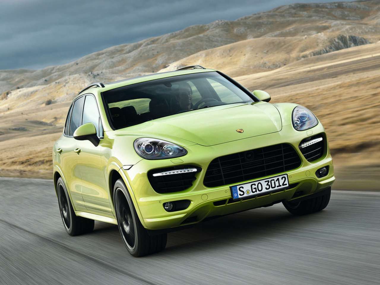 Porsche Cayenne получит шнур и штепсель