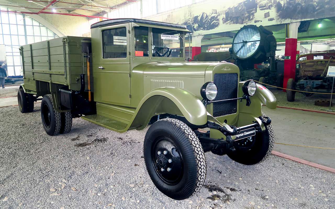 Проходимость ЗИС-32 ограничивалась сцепными свойствами шин, поэтому часто приходилось пользоваться цепями противоскольжения.