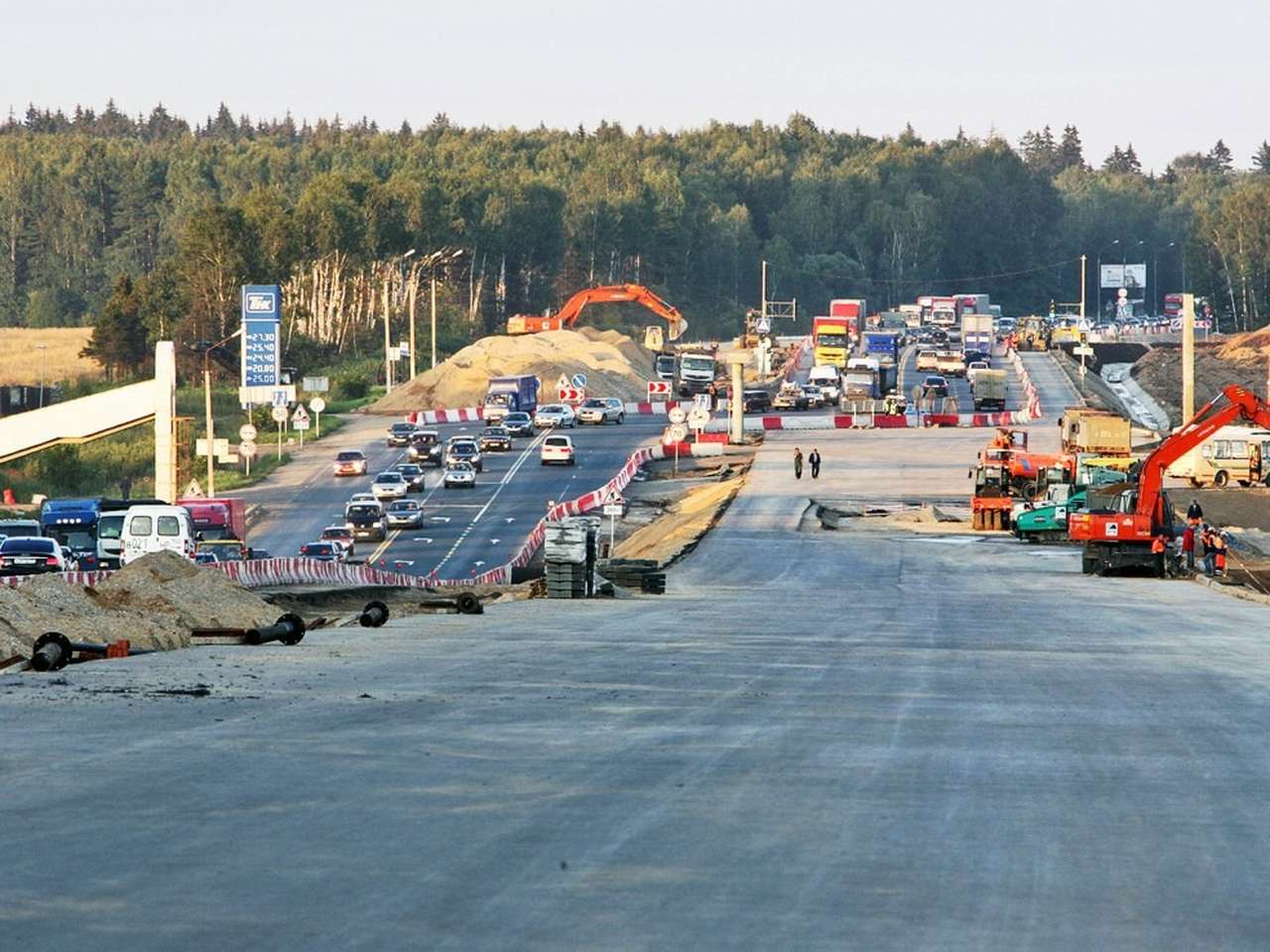 Регионам выделят на дороги 4,5 млрд рублей