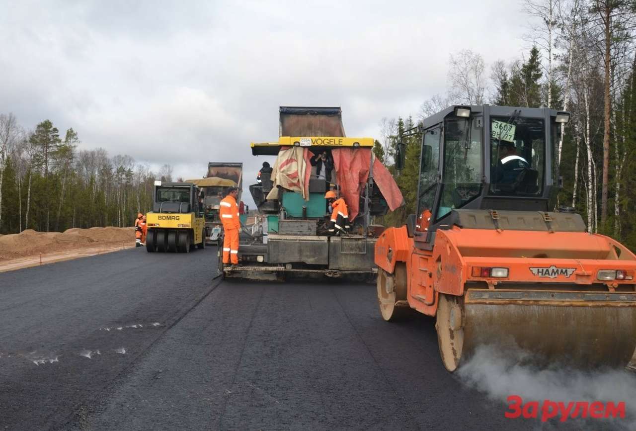 Рейтинг российских дорог по критерию «безопасные и опасные» составили аналитики общественной организации по данным за 11 месяцев 2012 года.