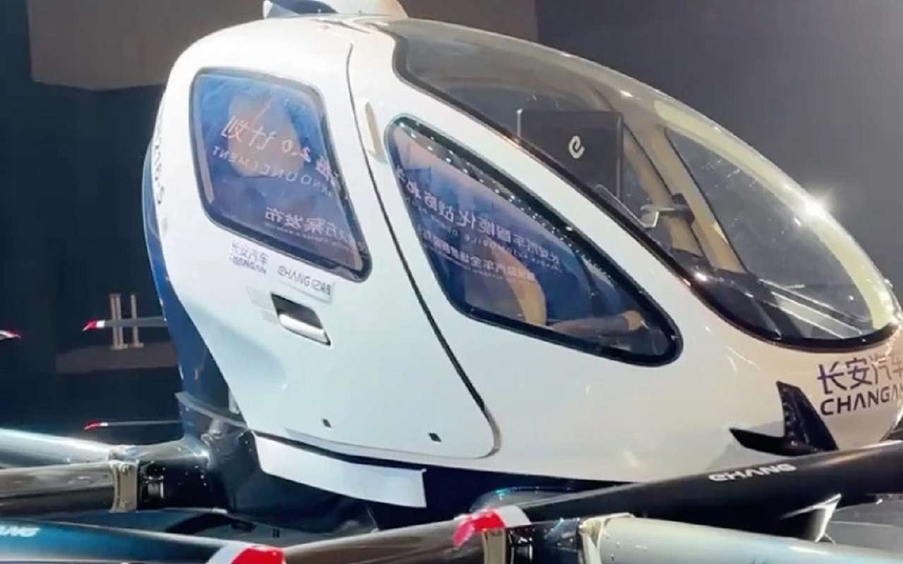 Популярный в России бренд начнет выпускать летающие автомобили и роботов