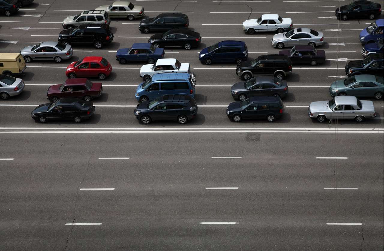 В России предложили сузить левую полосу на автомагистралях