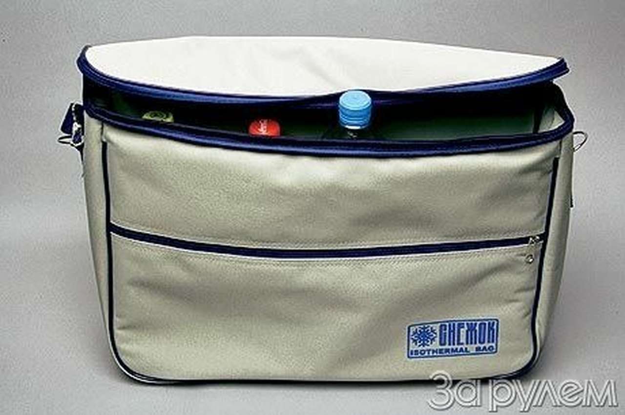 Летняя игра в «снежки»