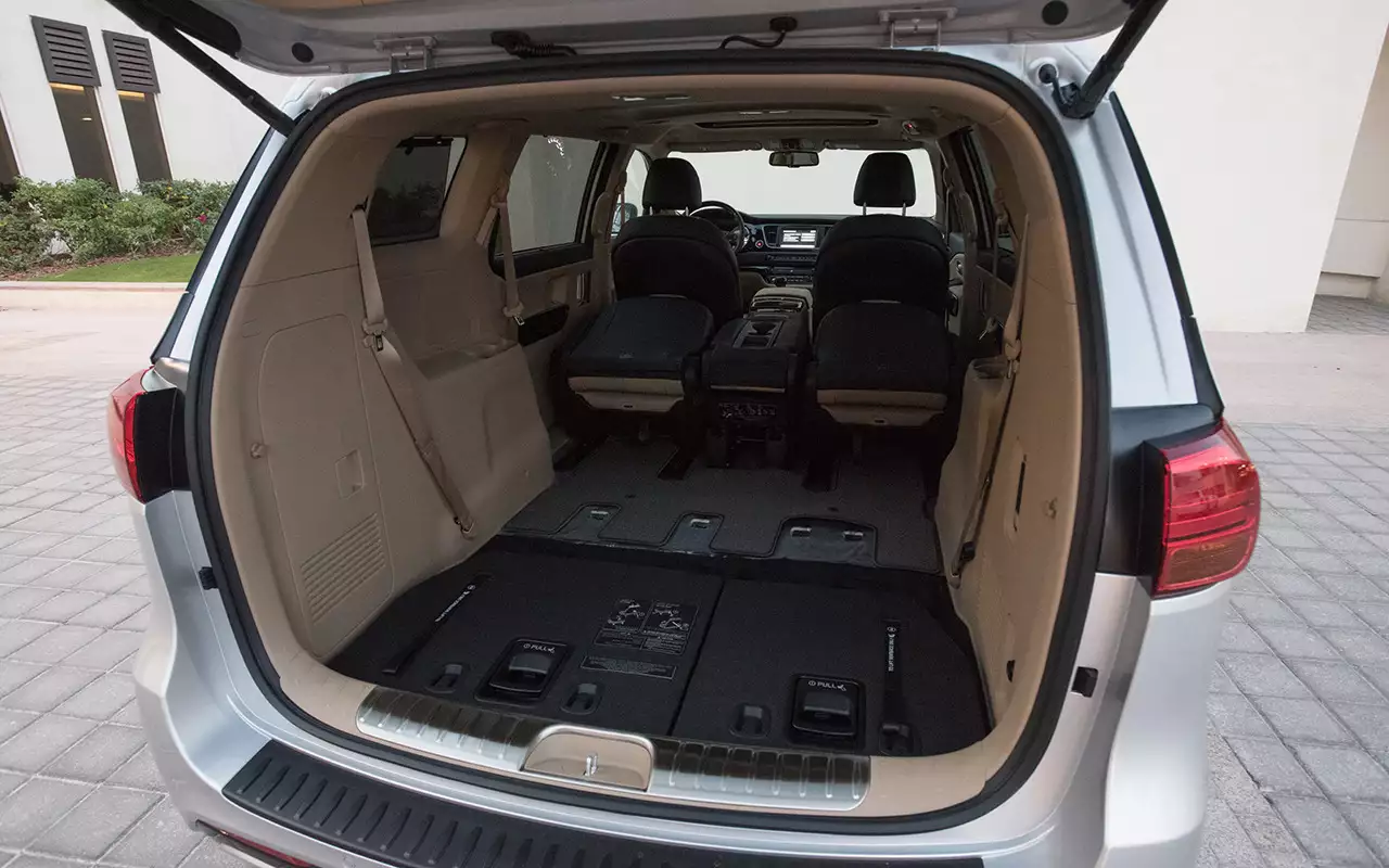 Интерьер Kia Carnival