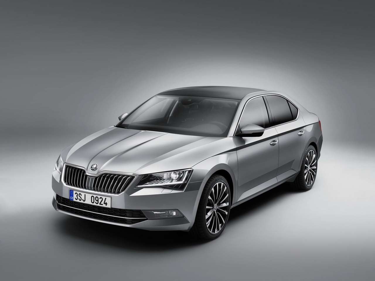 Skoda Superb. Производство Чехия. В России с осени 2015 года. 