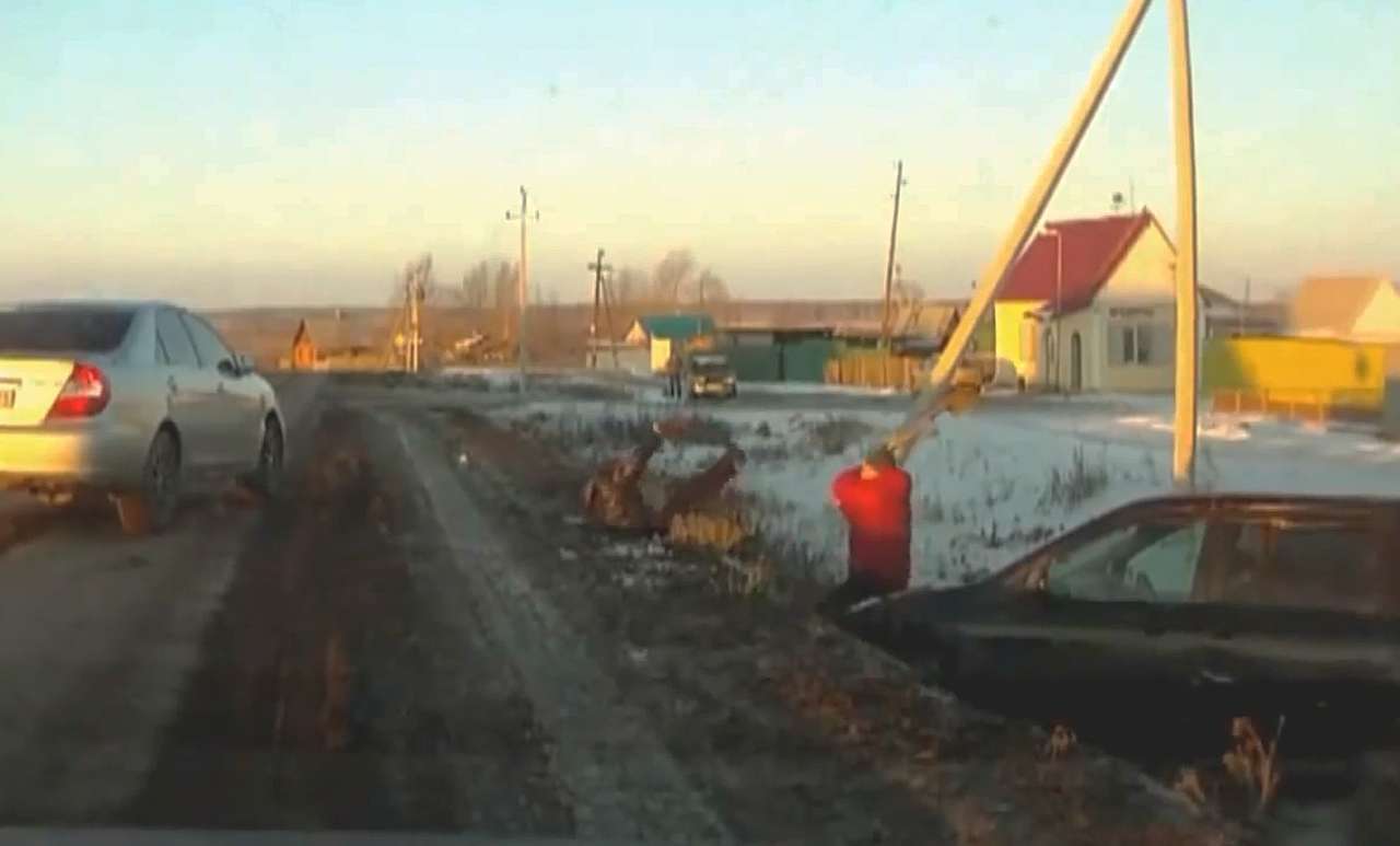 Потасовка на дороге (ВИДЕО)