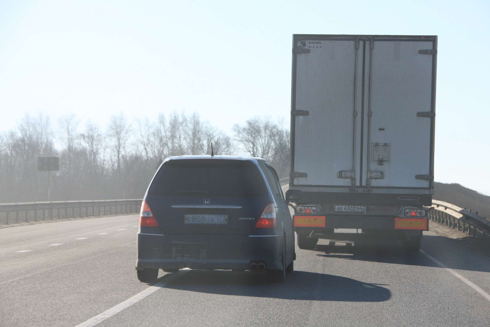 Курение в автомобиле: электроника против табака