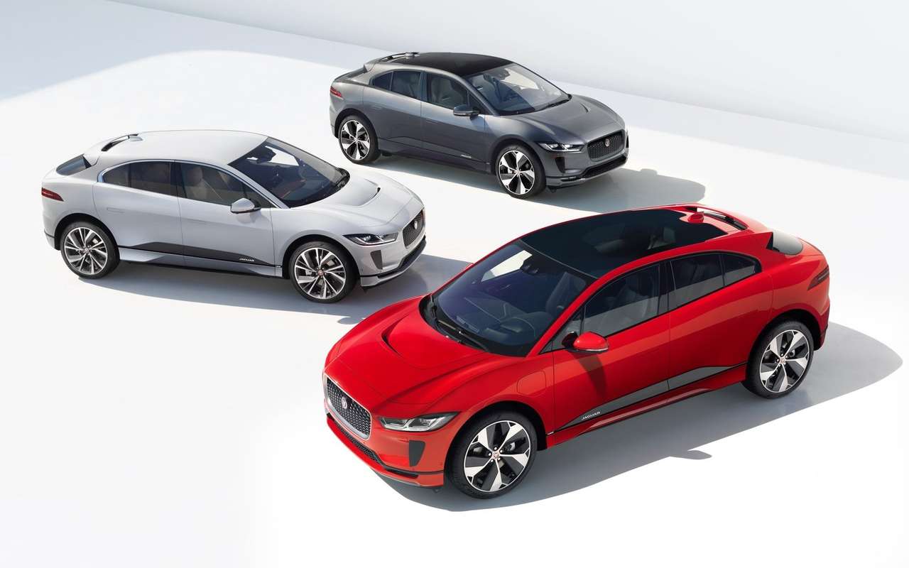 Jaguar I-Pace – один из немногих современных электромобилей, который будет официально продаваться в России: у дилеров он появится осенью.