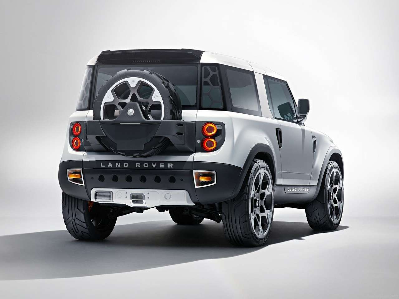 Land Rover Defender может переехать в Восточную Европу