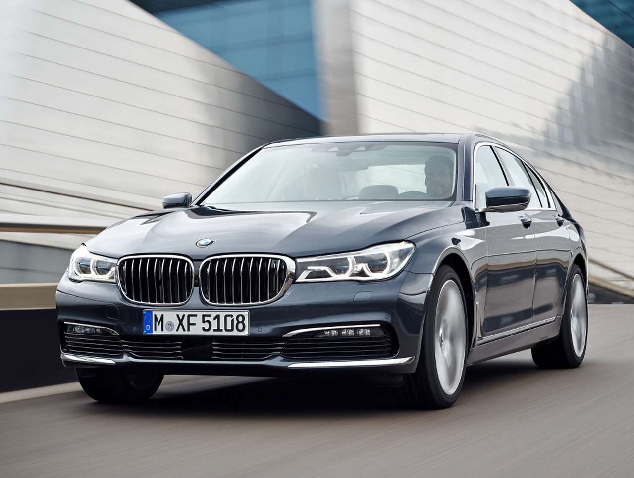 BMW готовит «семерку» с четырьмя турбонагнетателями