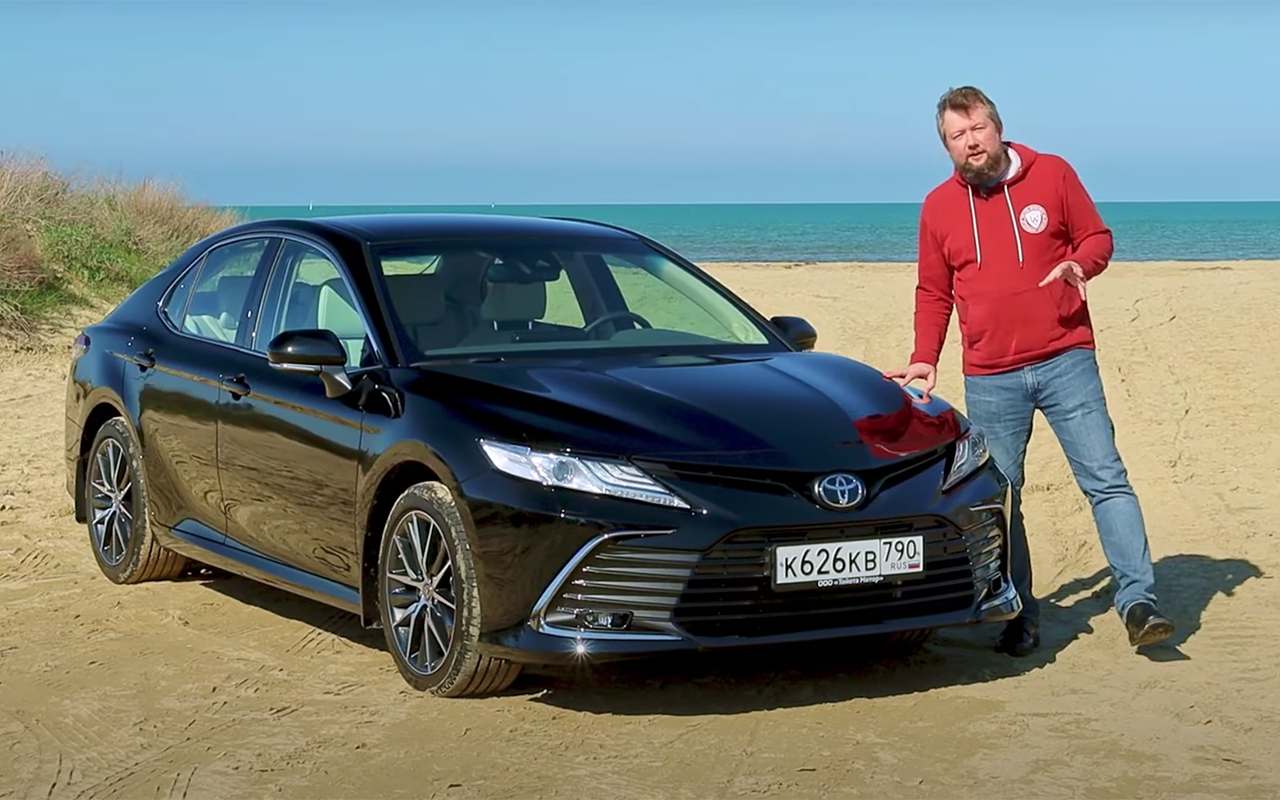 Toyota Camry 2021 — первый тест