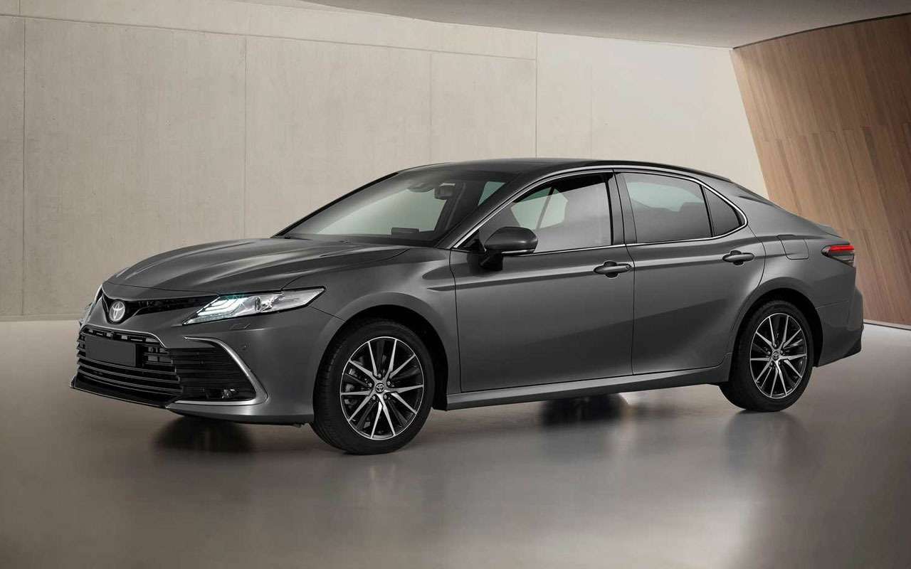 Toyota Camry обновляется — первая информация