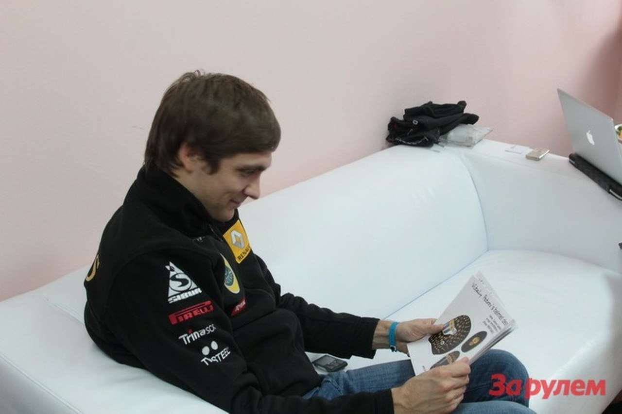 Проходит конкурс на новый дизайн шлема Виталия Петрова