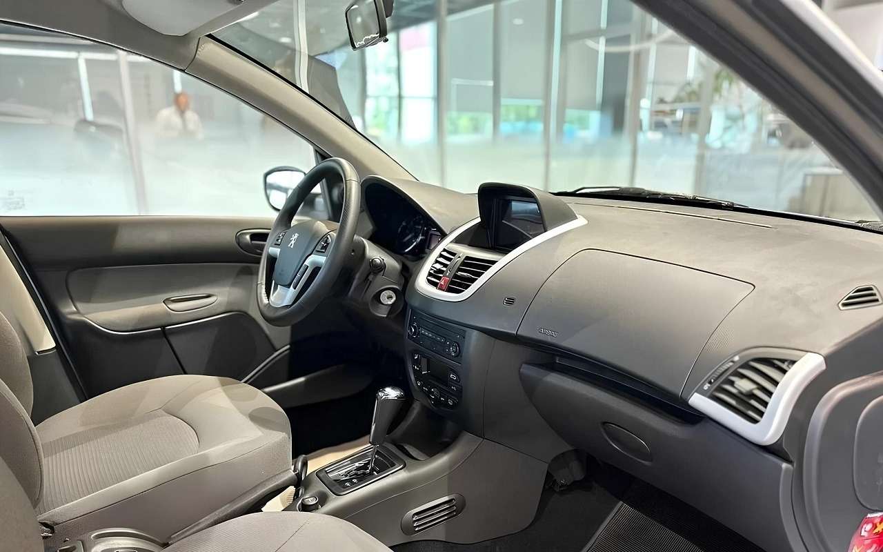 Peugeot 207i