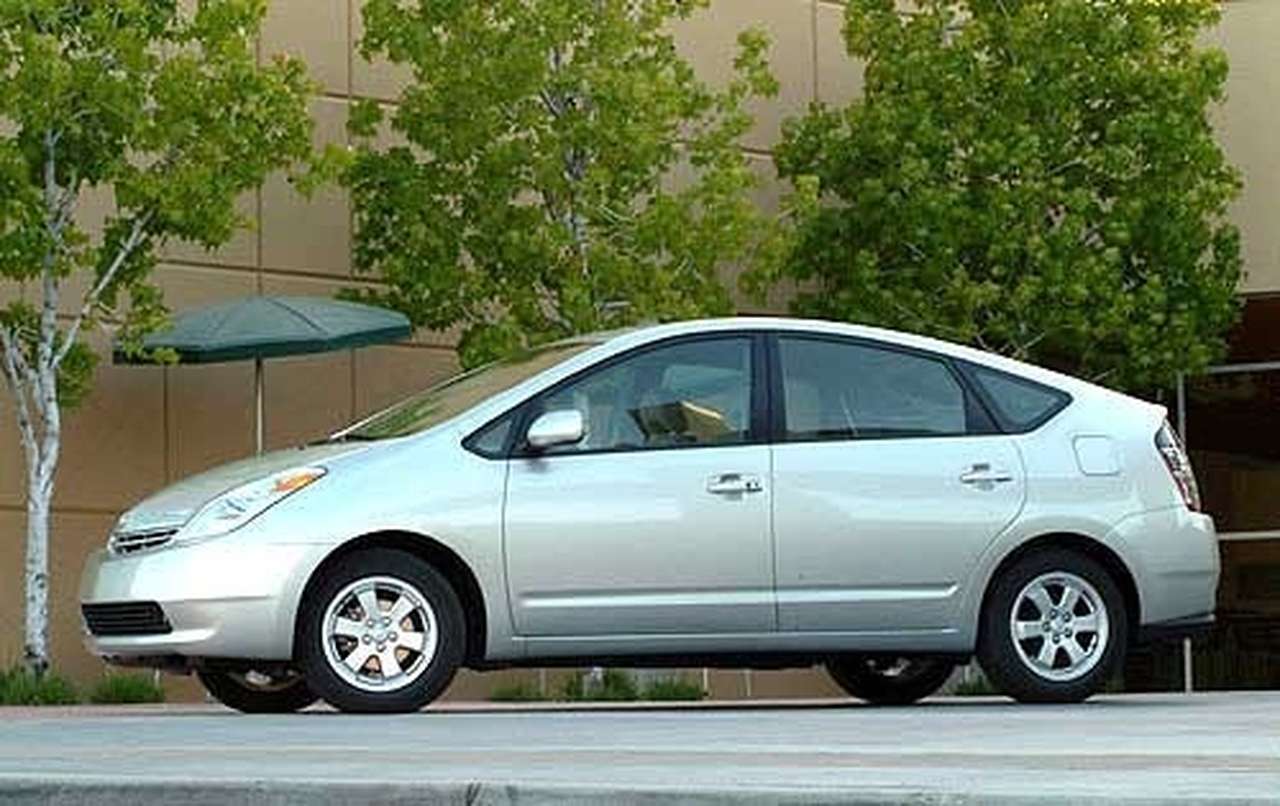 Toyota продала 250 тысяч гибридов Prius