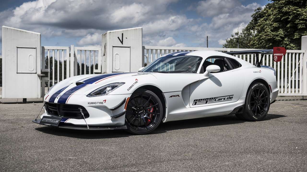 Так делают в Германии: Dodge Viper насмешил заокеанские тюнинг-кары