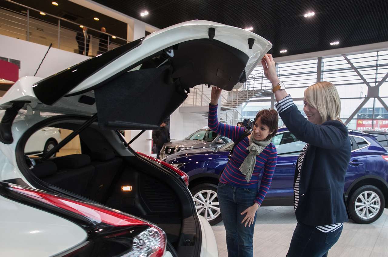 «Автостат»: в условиях кризиса покупатели вынуждены менять свое поведение