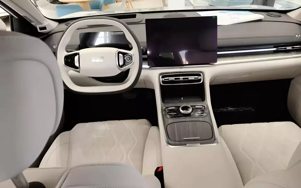 Седан Geely Galaxy A7 PHEV