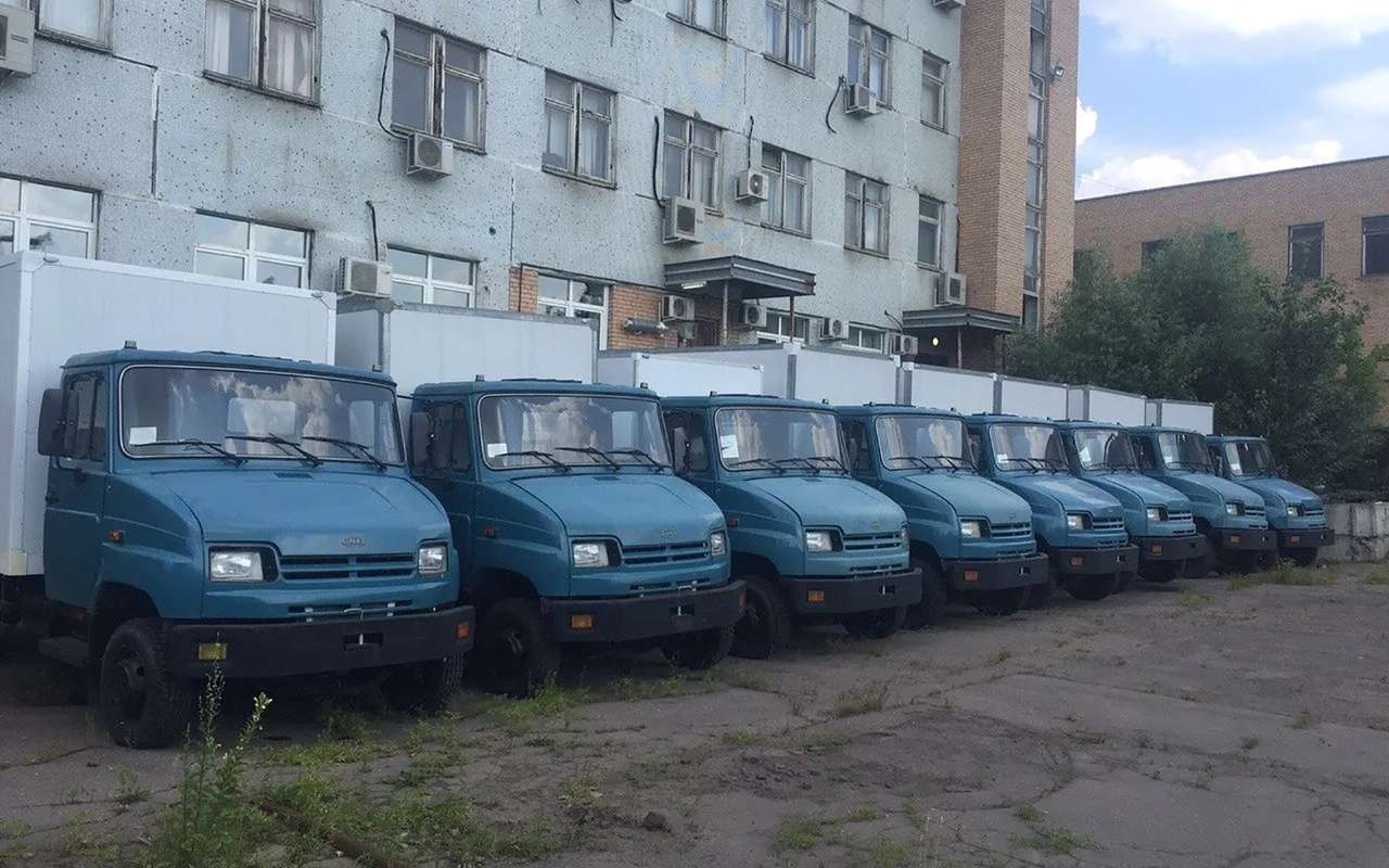 ЗИЛ распродает Бычки без пробега