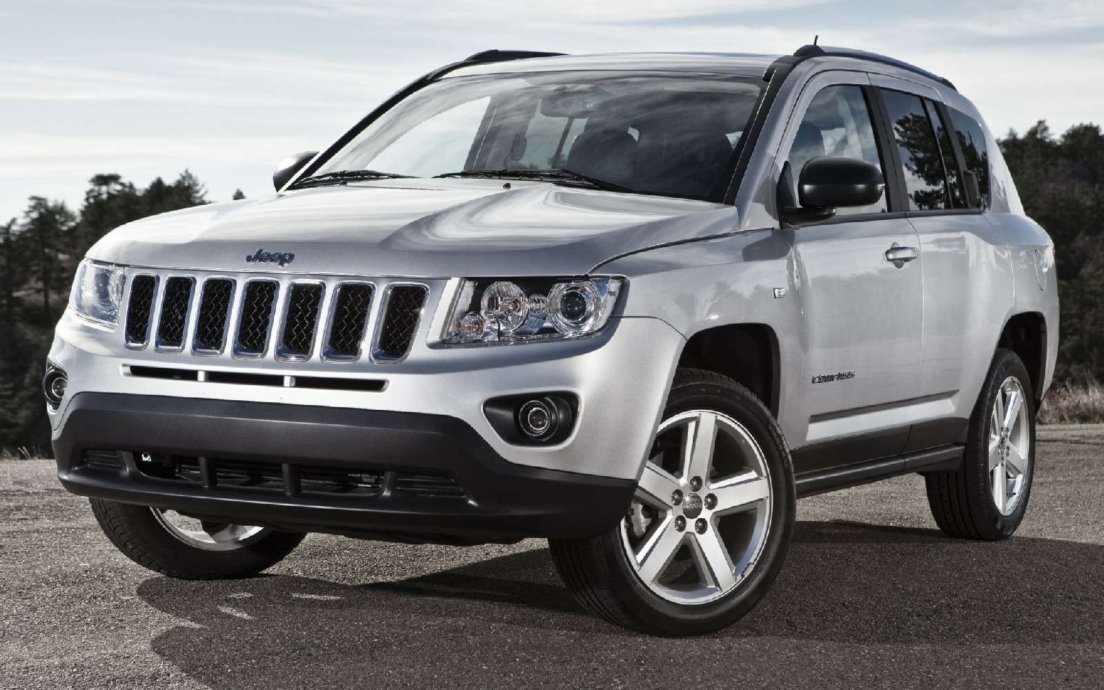 Автомобиль Jeep Compass: обзор, новости, машина Джип Компасс —  комплектации, разные поколения, характеристики Jeep Compass — сайт За рулем  www.zr.ru