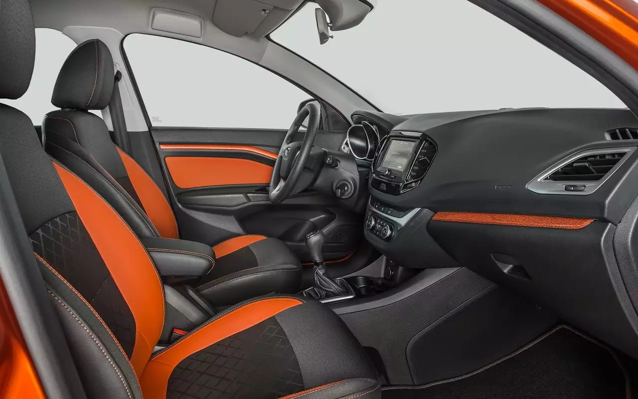 Интерьер Lada Vesta SW Cross