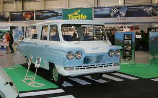 Микроавтобусы (по современной терминологии — минивэны) с оригинальным стеклопластиковым кузовом под именем Старт делали в Северодонецке и Ворошиловграде, а также в Донецке — под названием Донбасс. Машин на узлах ГАЗ-21 собрали не более 120. Пара из них несколько лет назад отреставрирована.