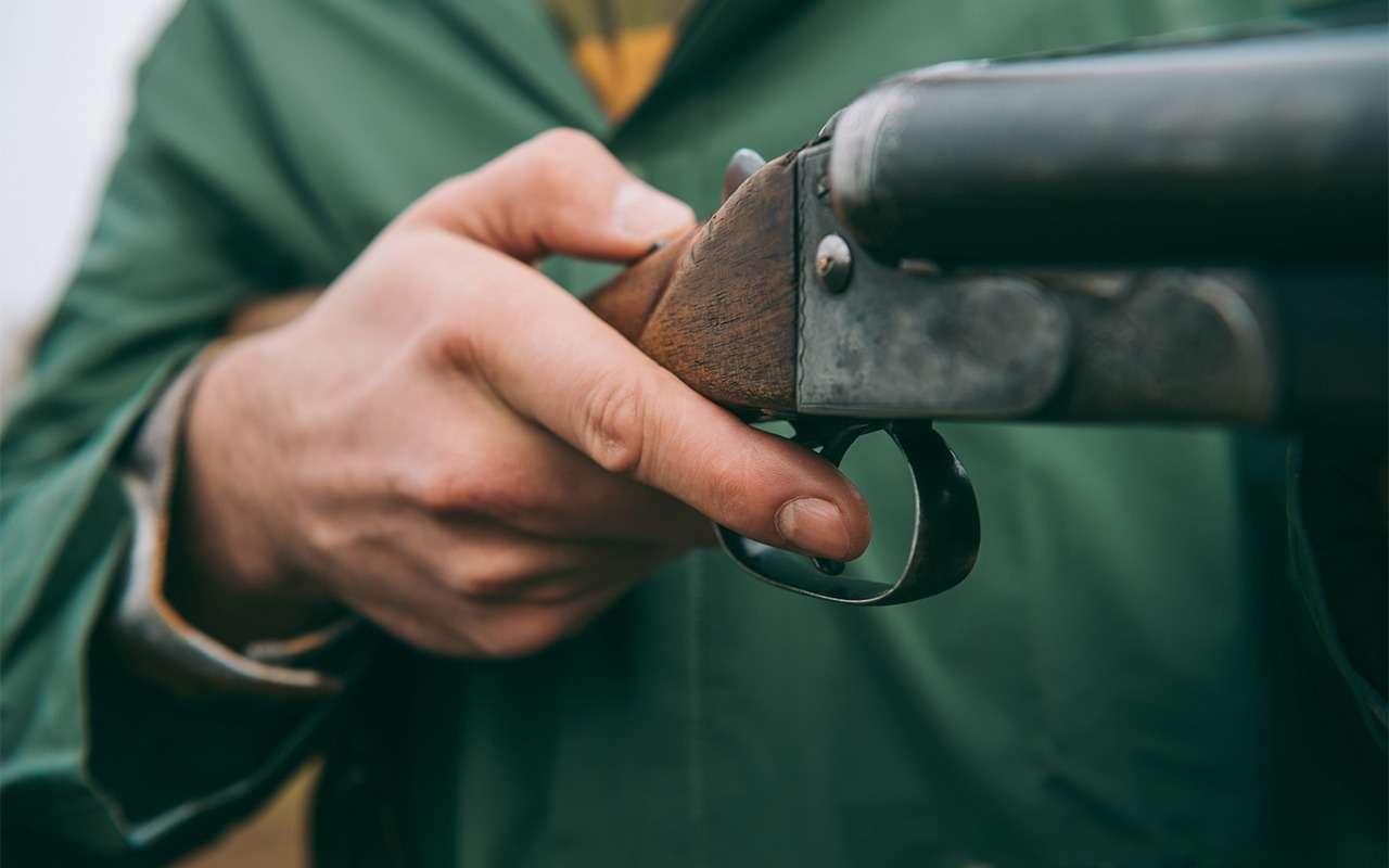 Пенсионер устроил в гараже склад боеприпасов