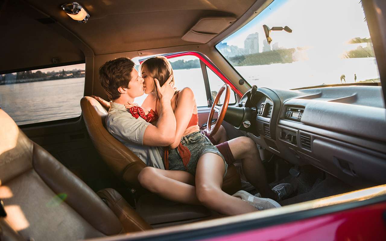 В Мексике теперь можно легально заняться любовью в машине. Полиция мешать не будет!