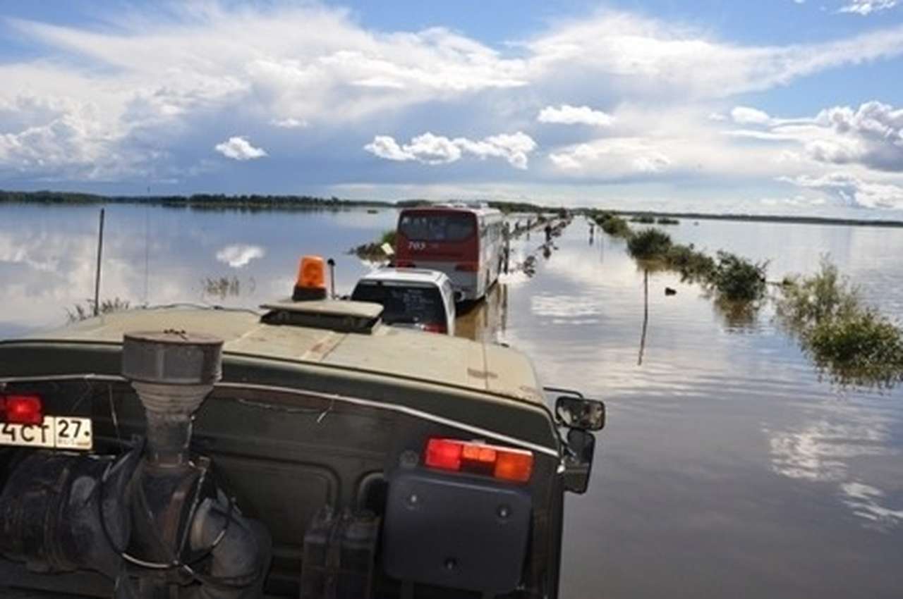 Военный КАМАЗ утонул на трассе Хабаровск — Комсомольск-на-Амуре 