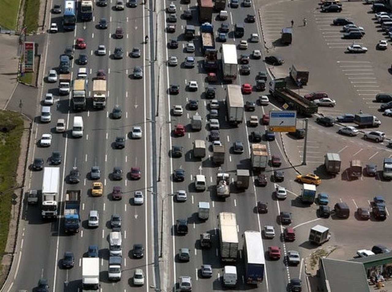 У 42 торговых центров нет разрешения на съезды с МКАД