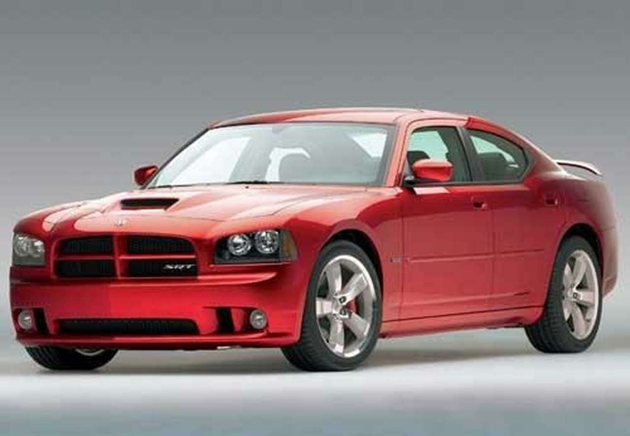 Dodge Charger SRT8: только для американцев