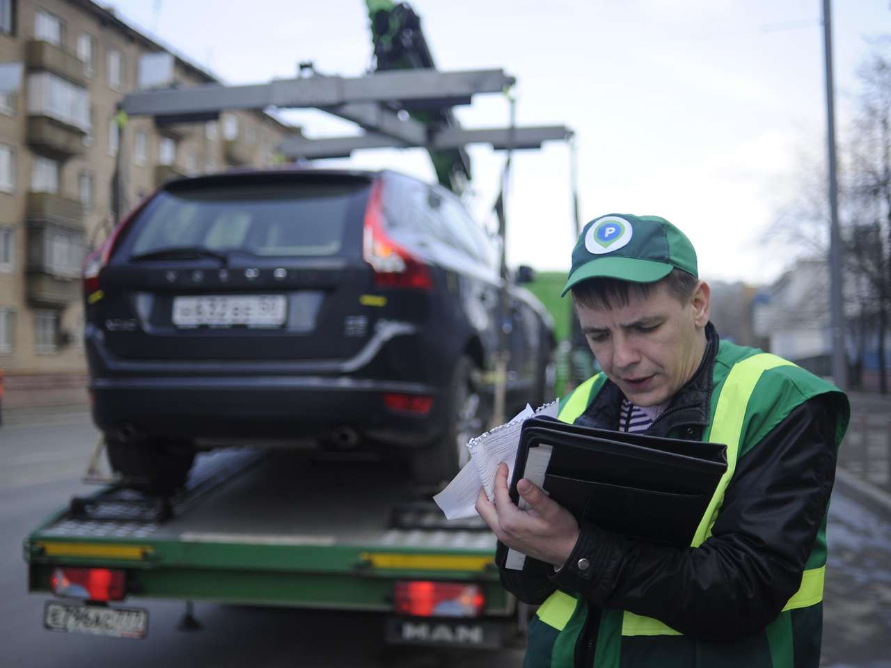 Читатели ЗР ответили, когда следует эвакуировать автомобили