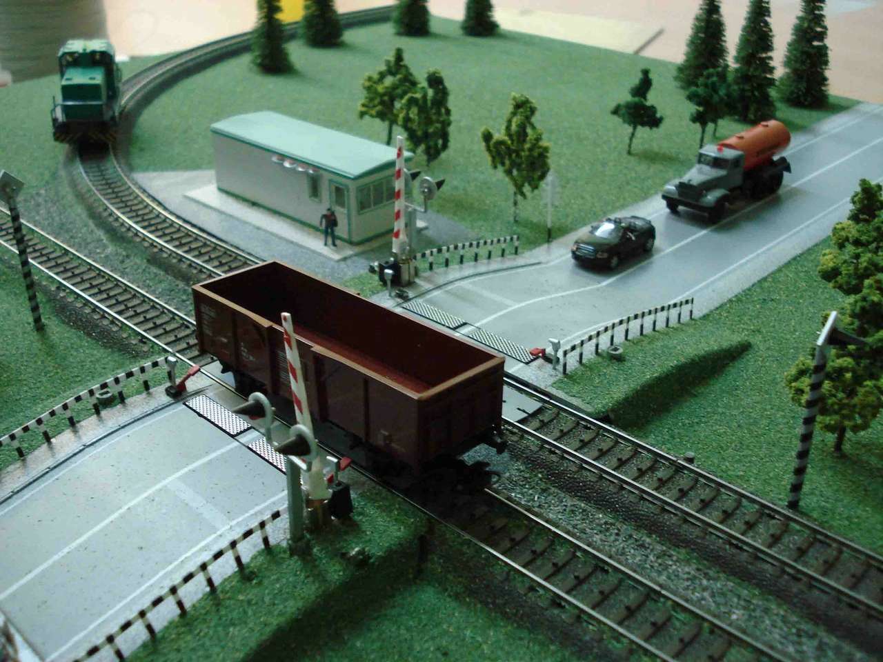 За переезд железной дороги в Подмосковье возьмут 15 рублей