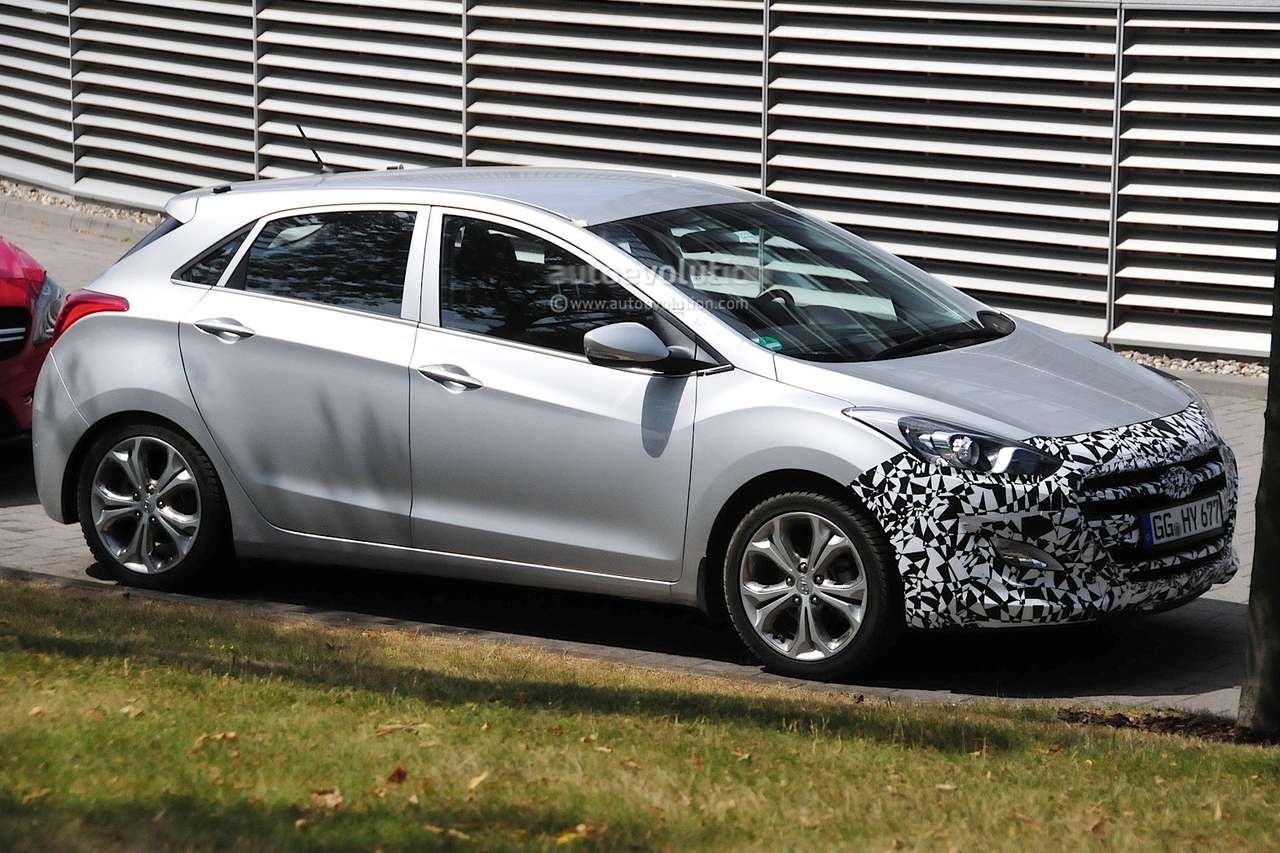 Hyundai тестирует обновленный i30
