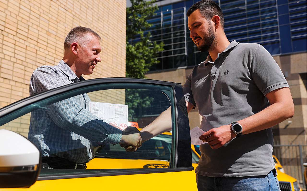 Вышли из тени: легальных таксистов стало в 6 раз больше