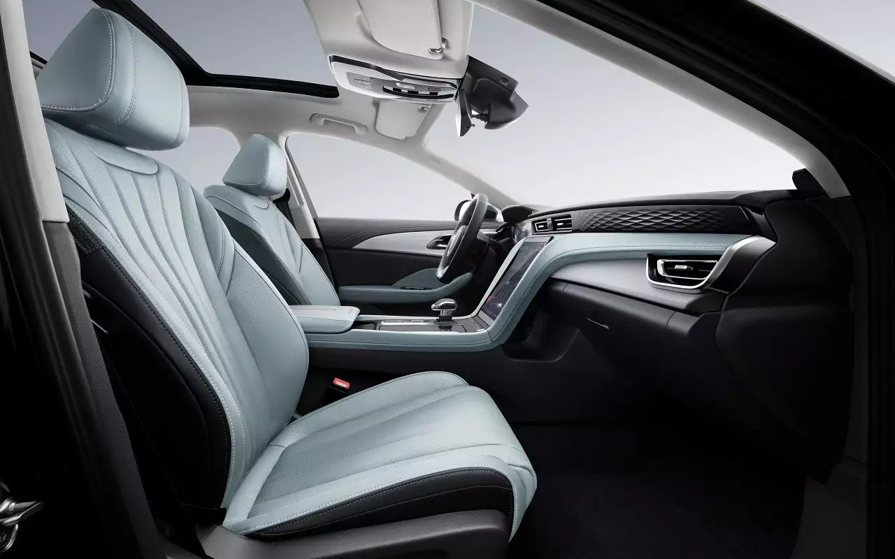 Интерьер Hongqi H5